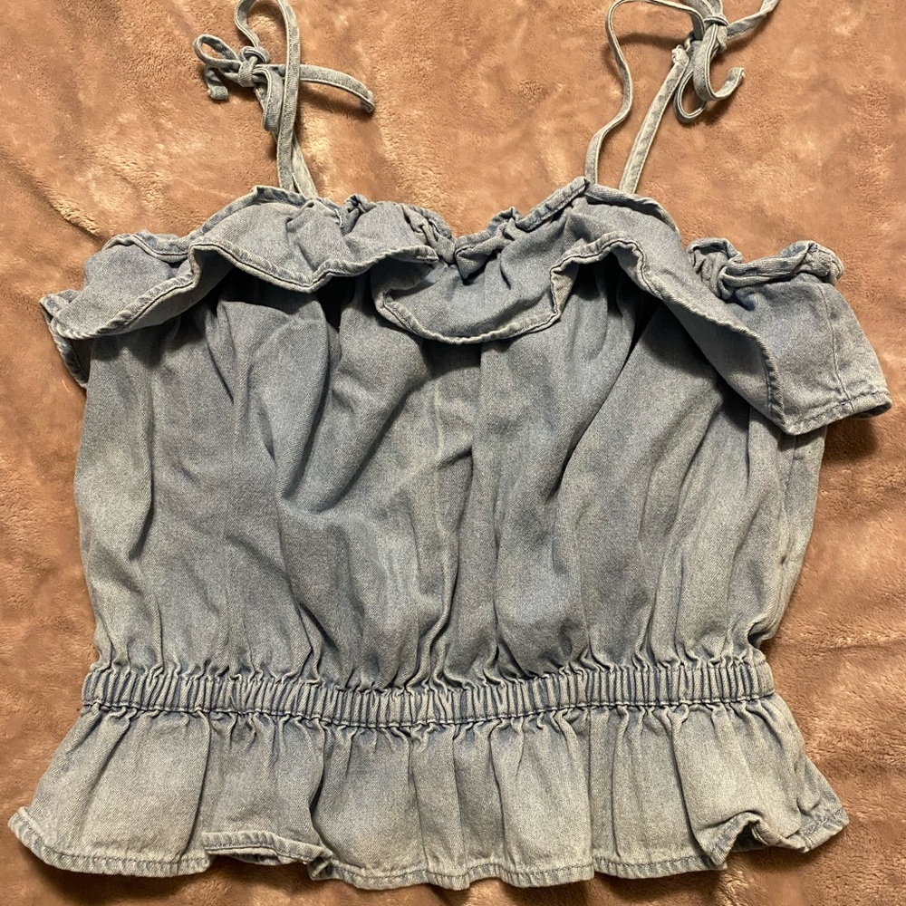 Cute spaghetti strap denim material crop top